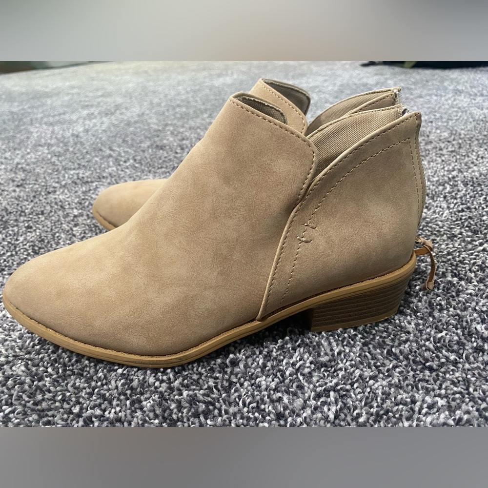 Women’s camel colored ankle boots